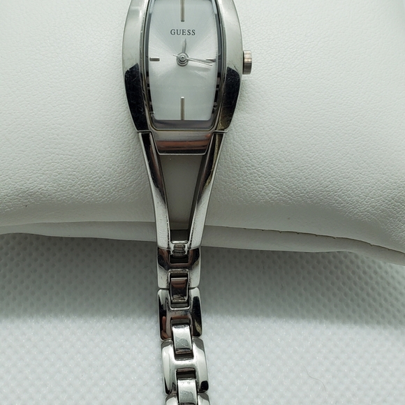 Guess Ladies Watch - Picture 11 of 14